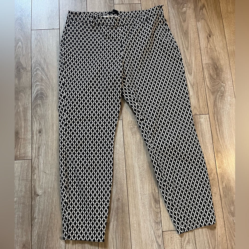 Black-and-White Patterned Dress Capris from H&M